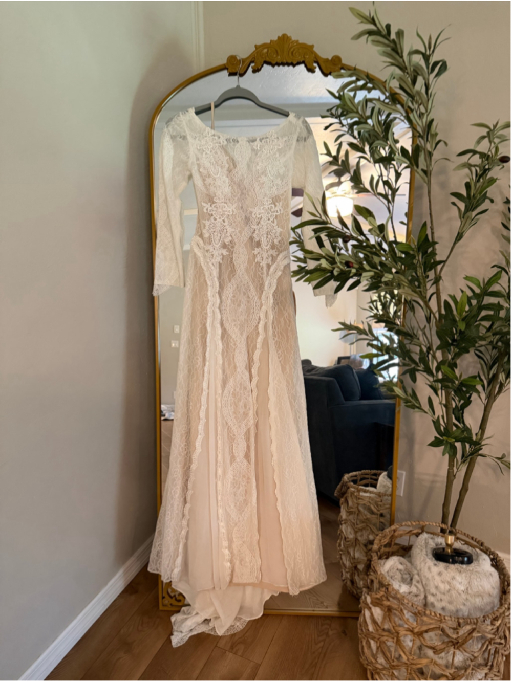 Long Sleeve Backless Lace Boho Bohemian Beach Wedding Dress Bridal Gown 4